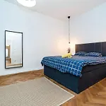 Elegant, Modern, 2-bed Flat By Museum Of Πράγα