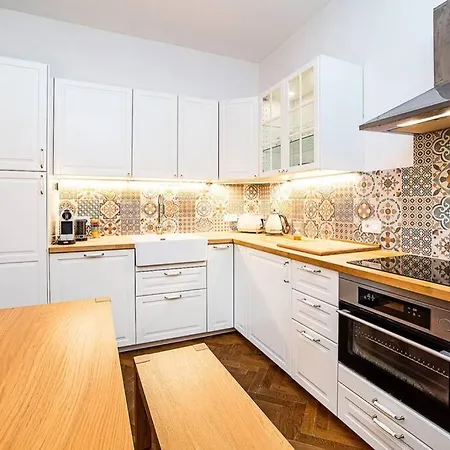 Elegant, Modern, 2-bed Flat By Museum Of Apartmán Praha