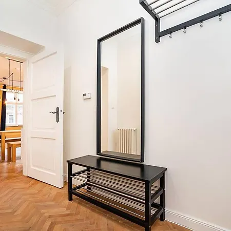 Elegant, Modern, 2-bed Flat By Museum Of Apartment Prague