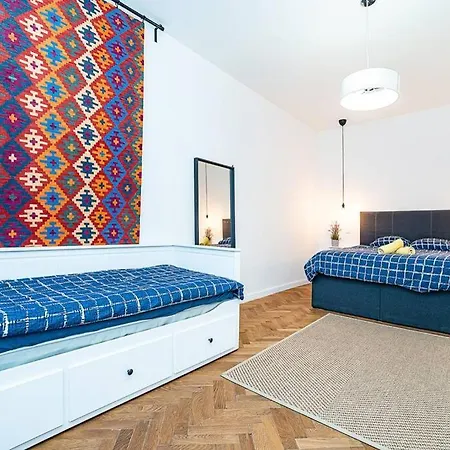 Elegant, Modern, 2-bed Flat By Museum Of Apartment Prague