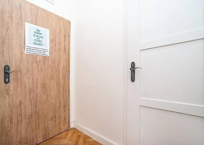 Elegant, Modern, 2-bed Flat By Museum Of Apartamento Praga