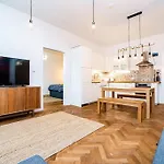 Elegant, Modern, 2-bed Flat By Museum Of Prága