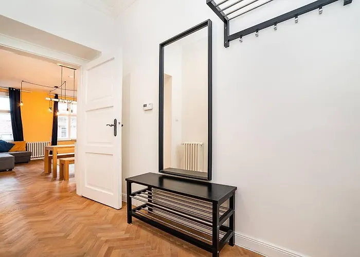 Elegant, Modern, 2-bed Flat By Museum Of Appartamento Praga