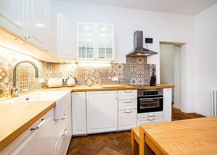 Appartamento Elegant, Modern, 2-bed Flat By Museum Of Praga
