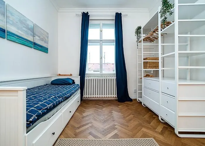 Elegant, Modern, 2-bed Flat By Museum Of *