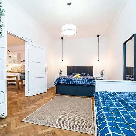 Elegant, Modern, 2-bed Flat By Museum Of Апартаменты *