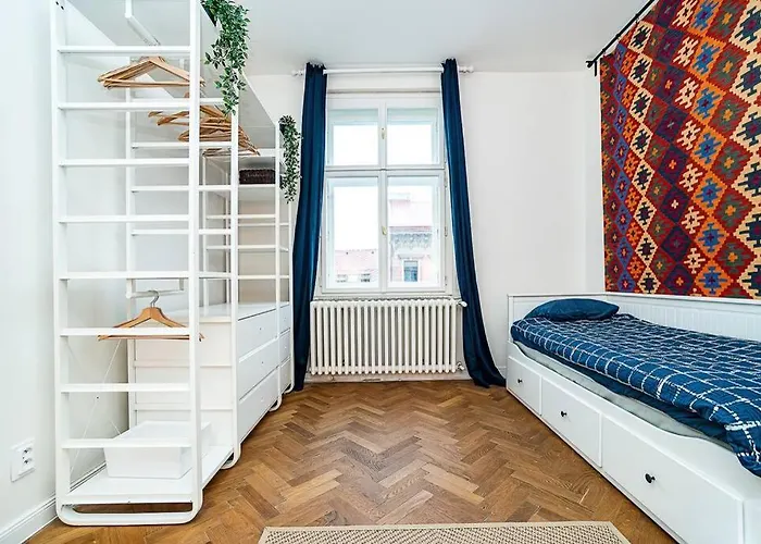 Elegant, Modern, 2-bed Flat By Museum Of Апартаменты